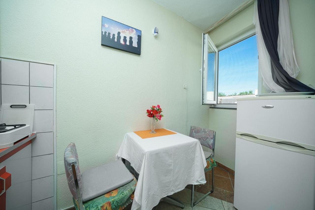 Apartmani Krizanovic Vodice Bagian luar foto