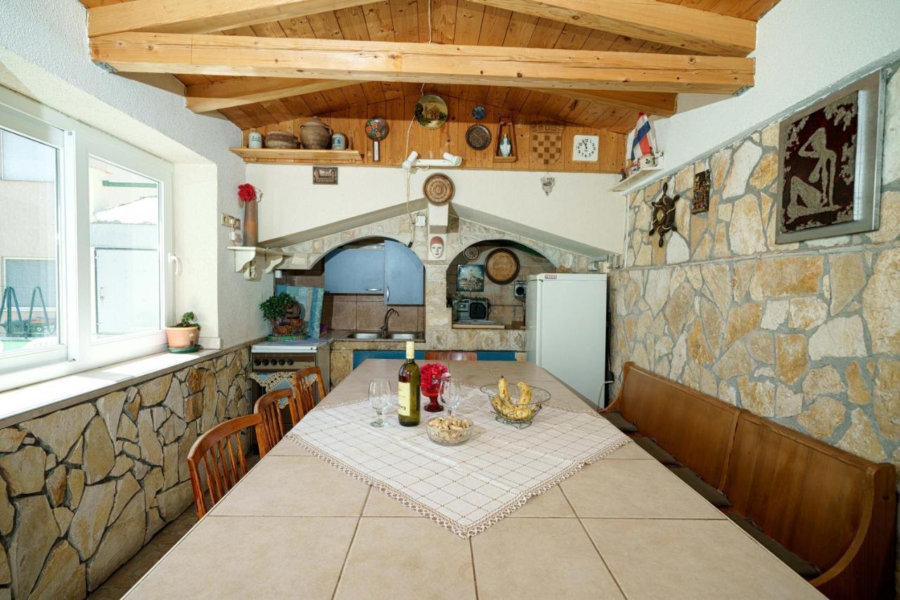 Apartmani Krizanovic Vodice Bagian luar foto