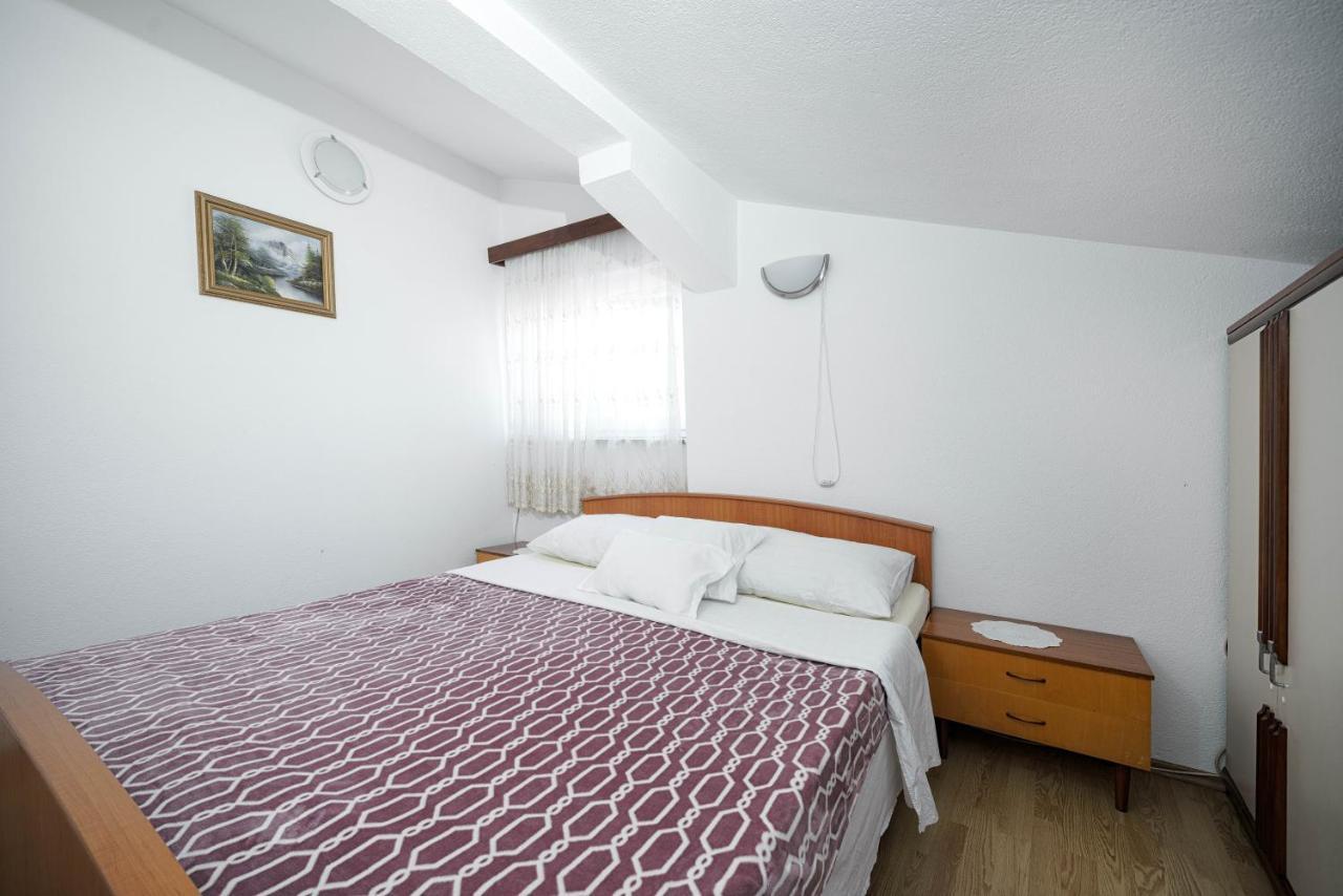 Apartmani Krizanovic Vodice Bagian luar foto