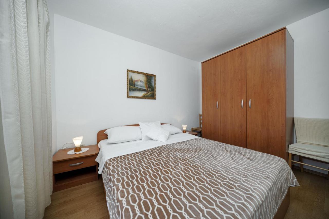 Apartmani Krizanovic Vodice Bagian luar foto