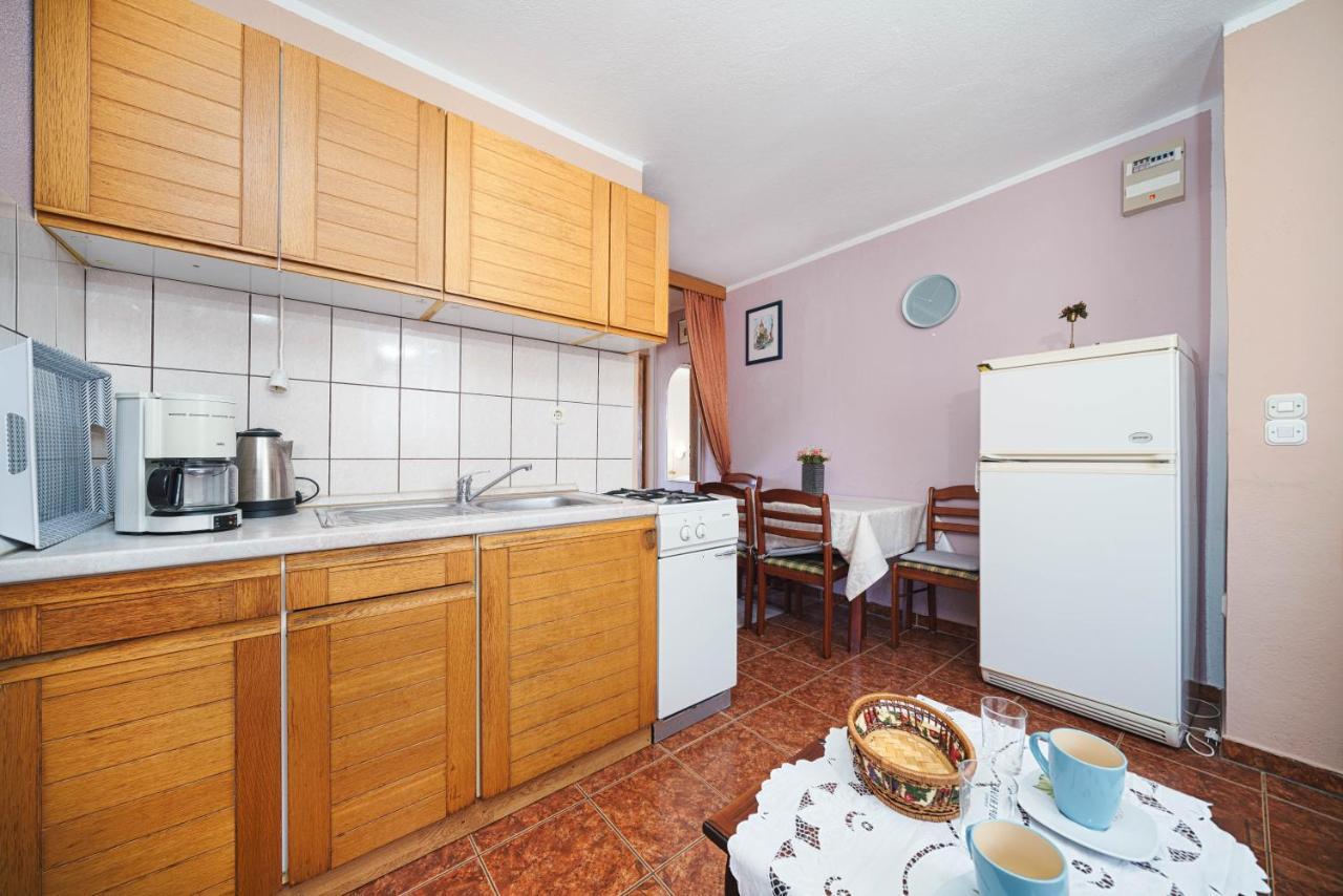 Apartmani Krizanovic Vodice Bagian luar foto