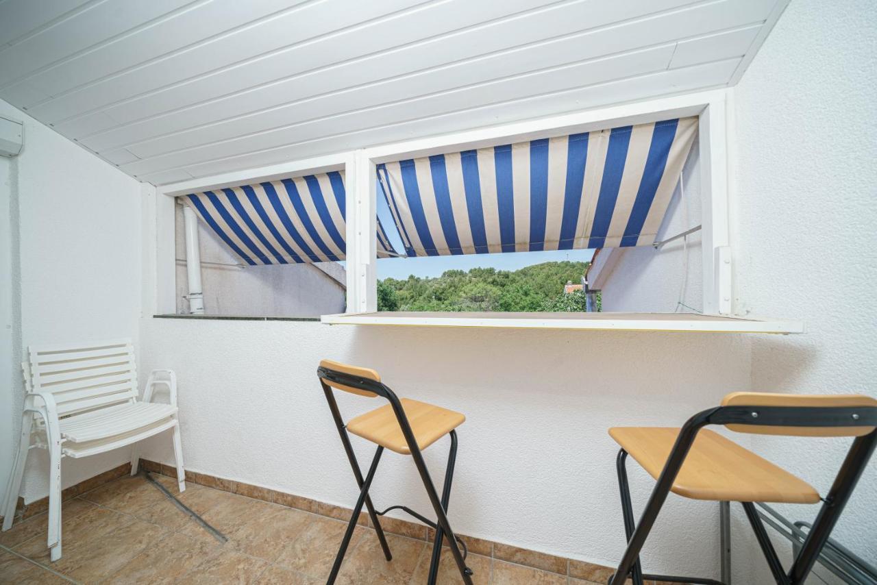 Apartmani Krizanovic Vodice Bagian luar foto