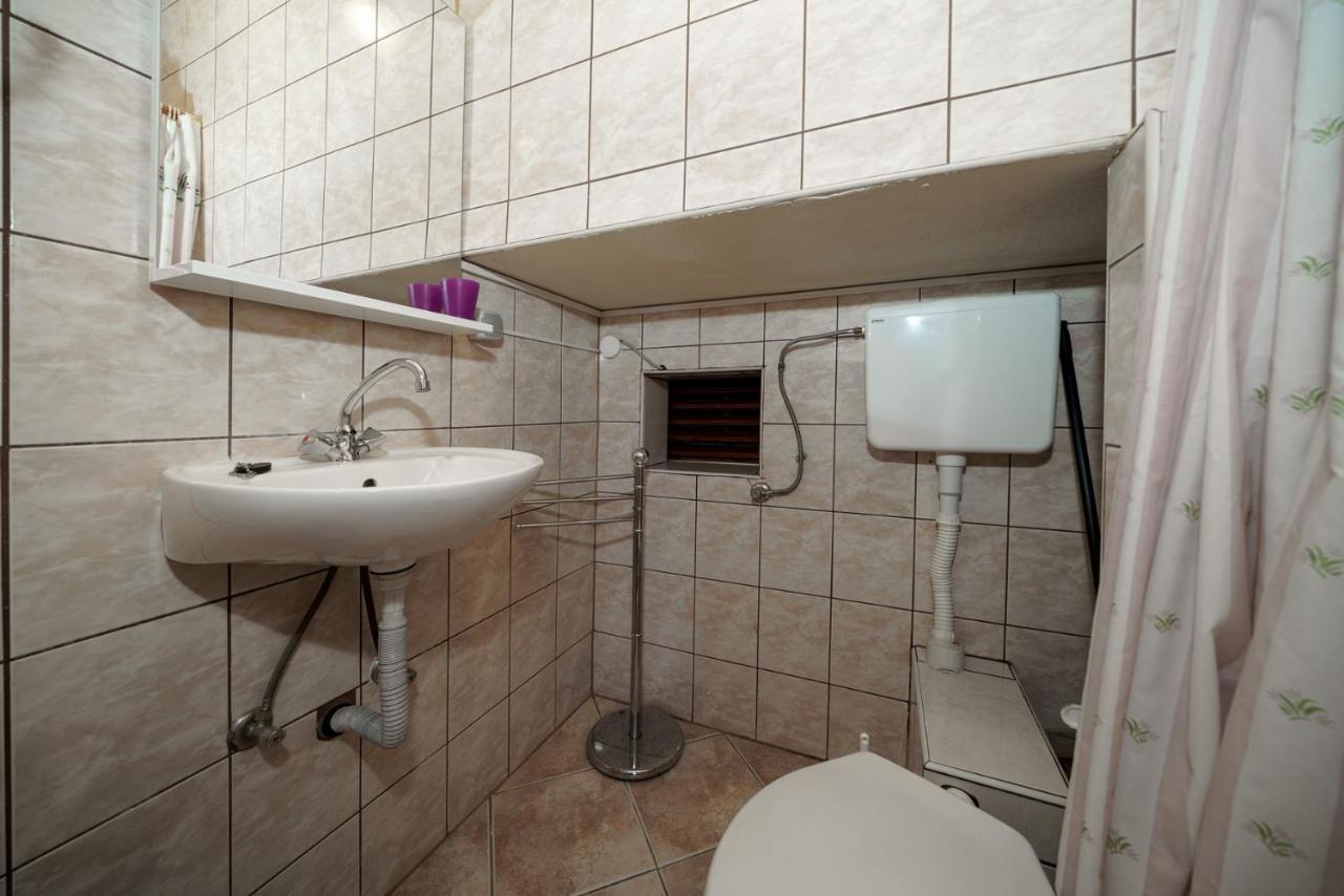 Apartmani Krizanovic Vodice Bagian luar foto