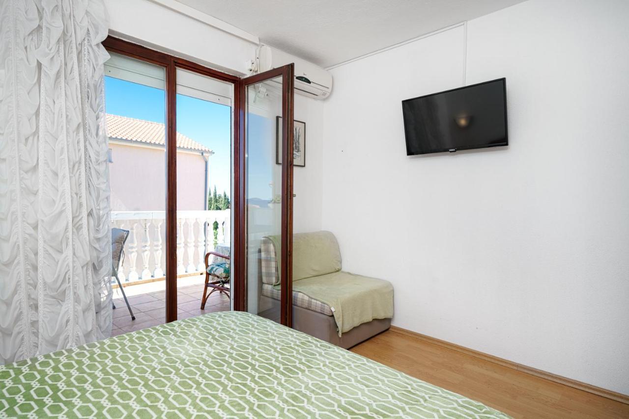 Apartmani Krizanovic Vodice Bagian luar foto