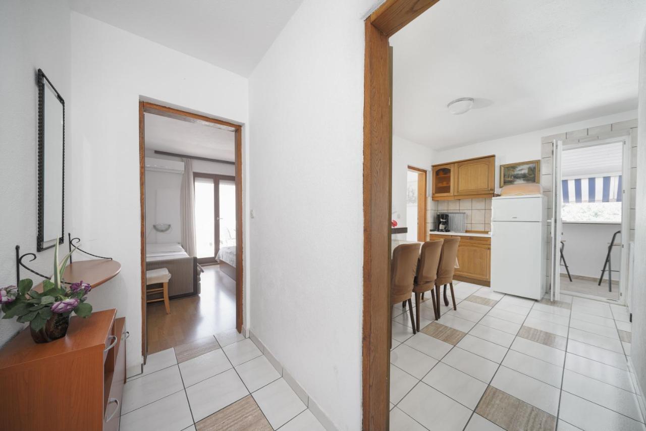 Apartmani Krizanovic Vodice Bagian luar foto